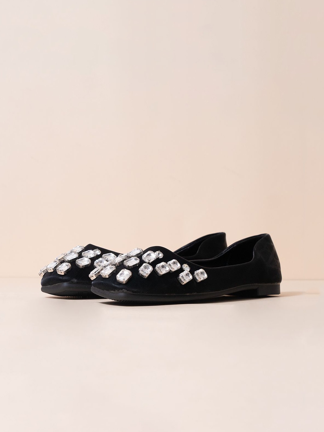 

VANSON SHOES Women Ballerinas with Emblished Flats, Black