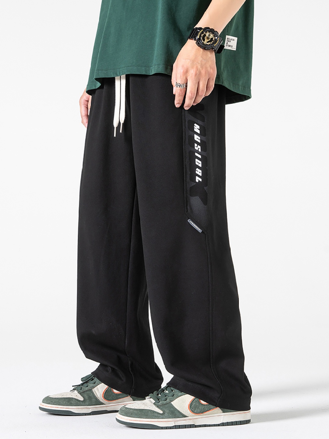 

StyleCast x Revolte Men Loose Fit Easy Wash Trousers, Black