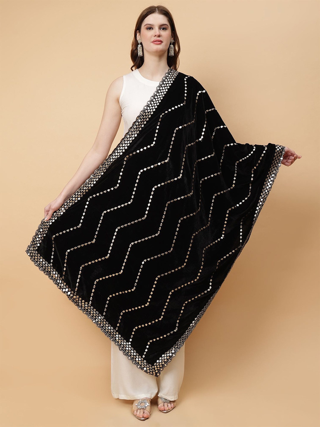 

Moda Chales Chevron Embroidered Velvet Dupatta With Sequinned, Black