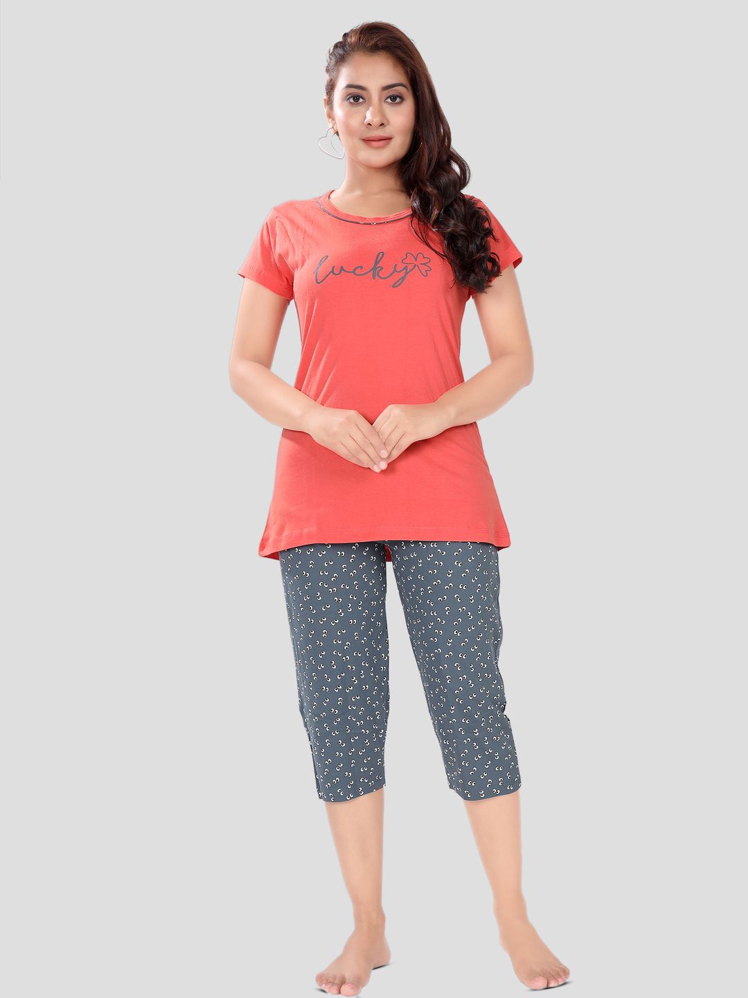 

SWEET MOON Typography Printed Round Neck T-Shirt With Capris, Red
