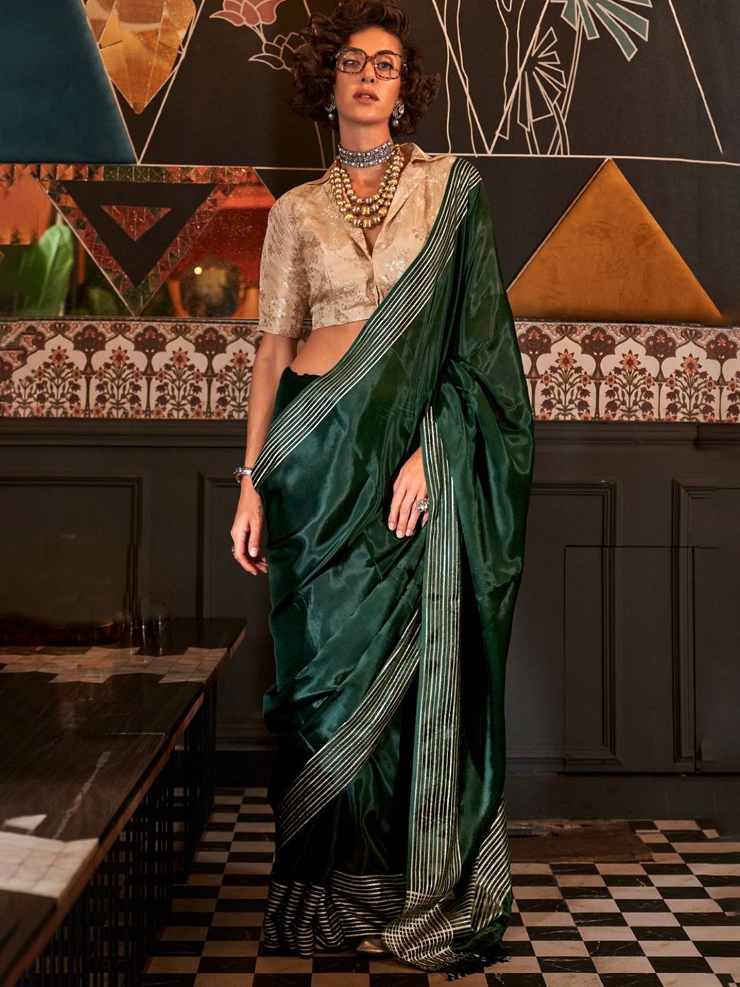 

BLENDIFY Woven Design Zari Banarasi Saree, Green