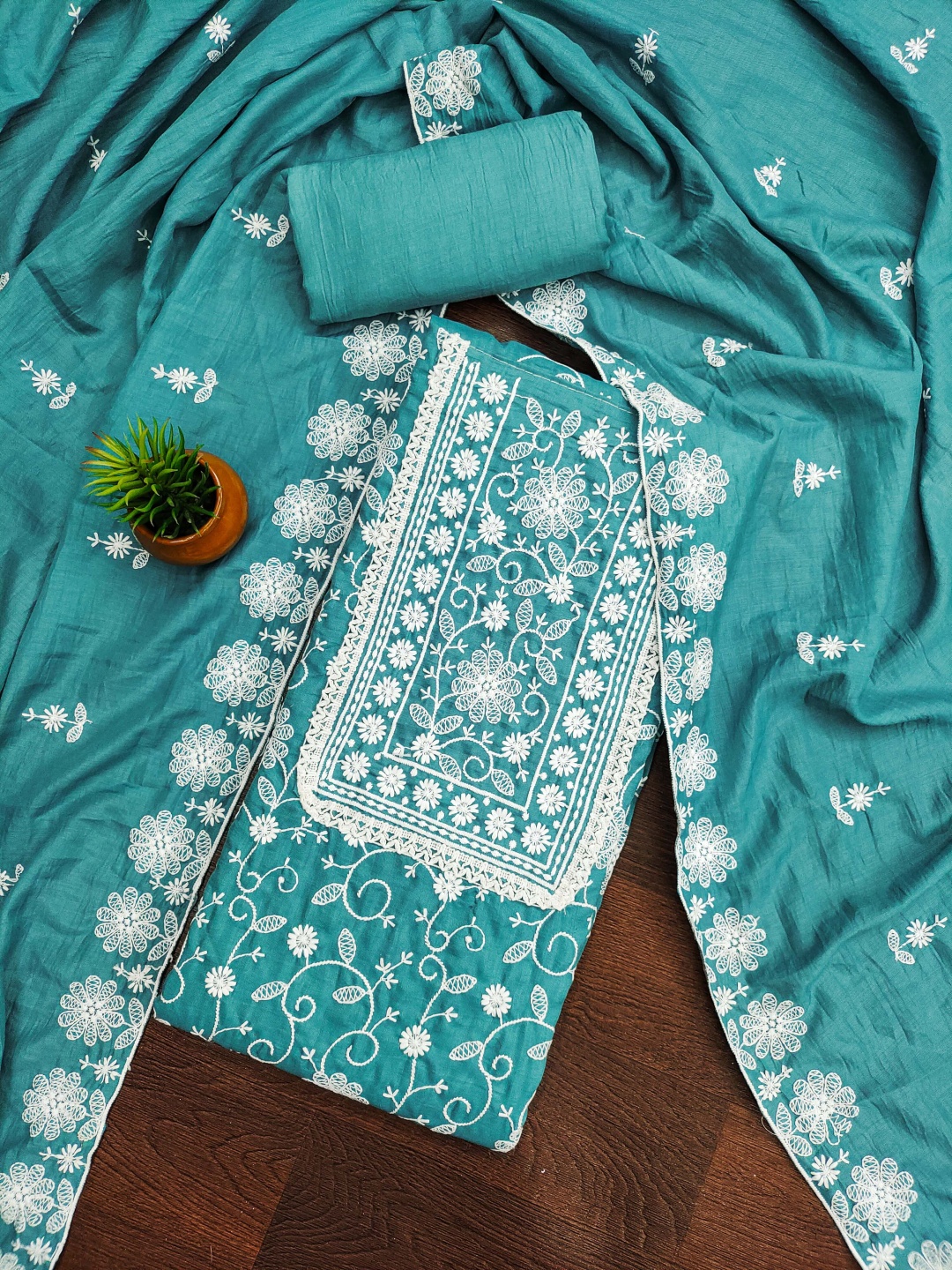 

HERE&NOW Floral Embroidered Thread Work Parampara Silk Unstitched Dress Material, Teal