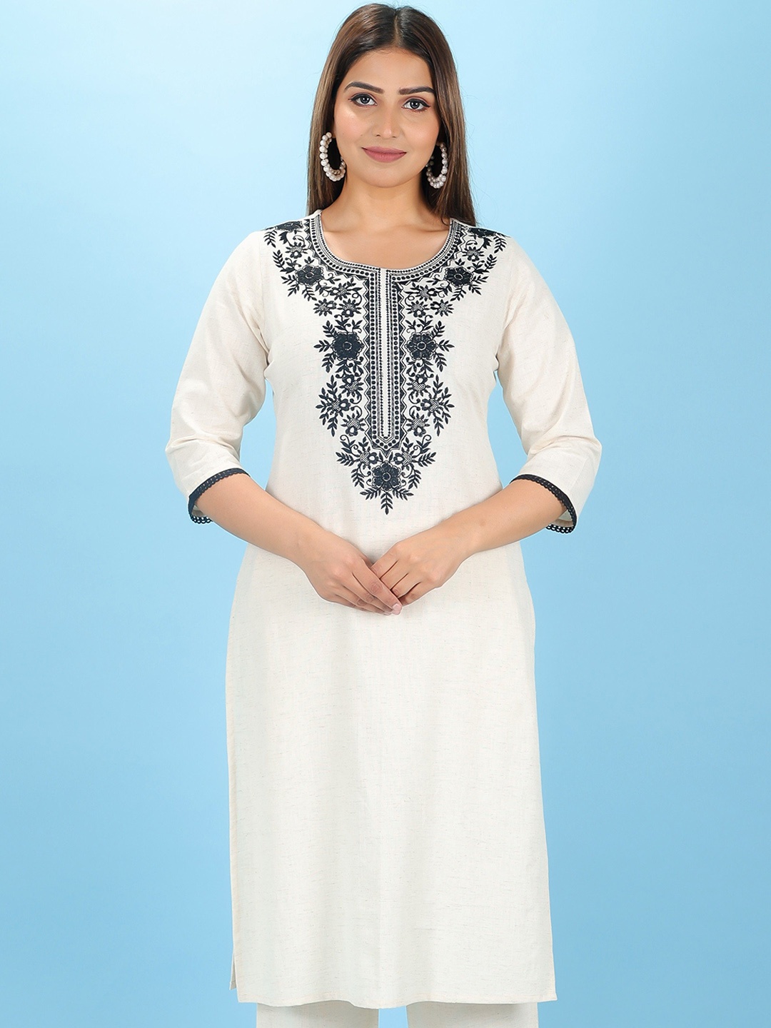 

Aramya Floral Embroidered Thread Work Pure Cotton Straight Kurta, Off white