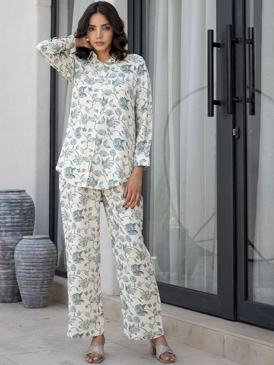 

Chandbaali Floral Printed Shirt Collar Shirt With Palazzos, White