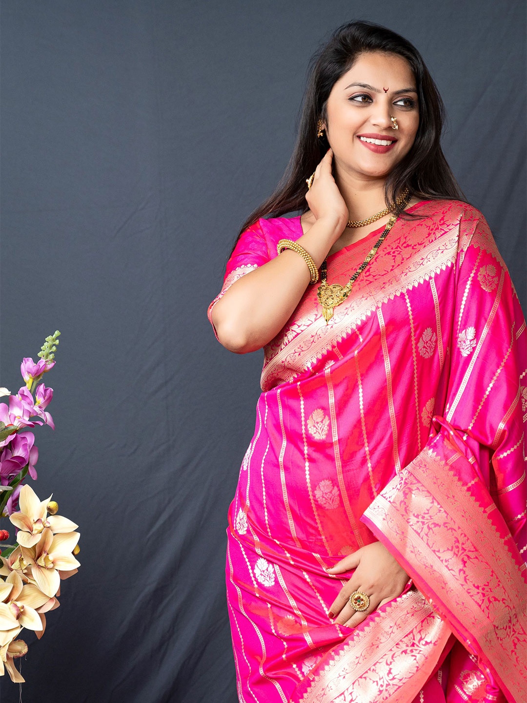 

Kandora Woven Design Zari Pure Silk Banarasi Saree, Pink