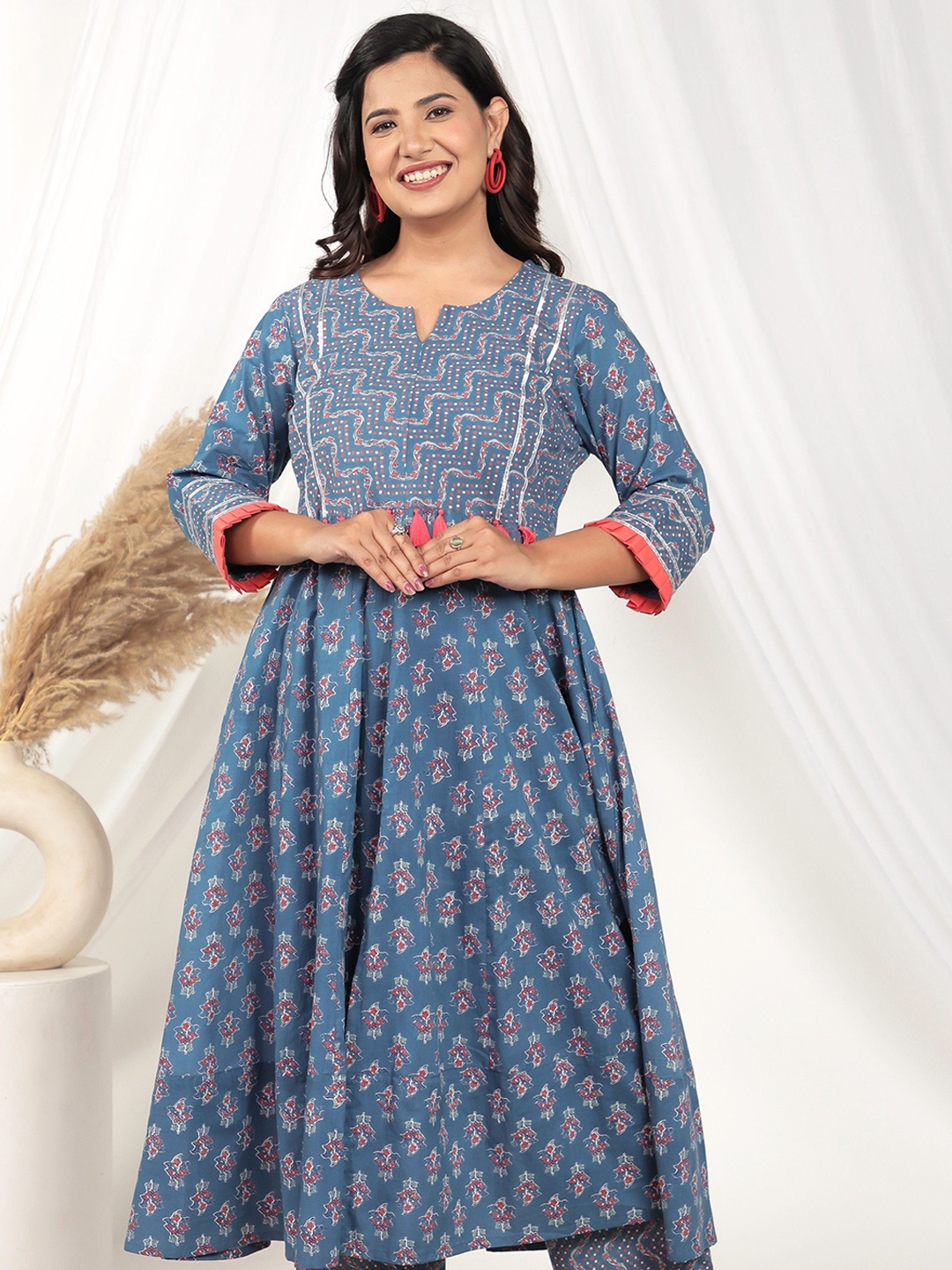 

Aramya Floral Printed Notch Neck Pure Cotton Anarkali Kurta, Blue