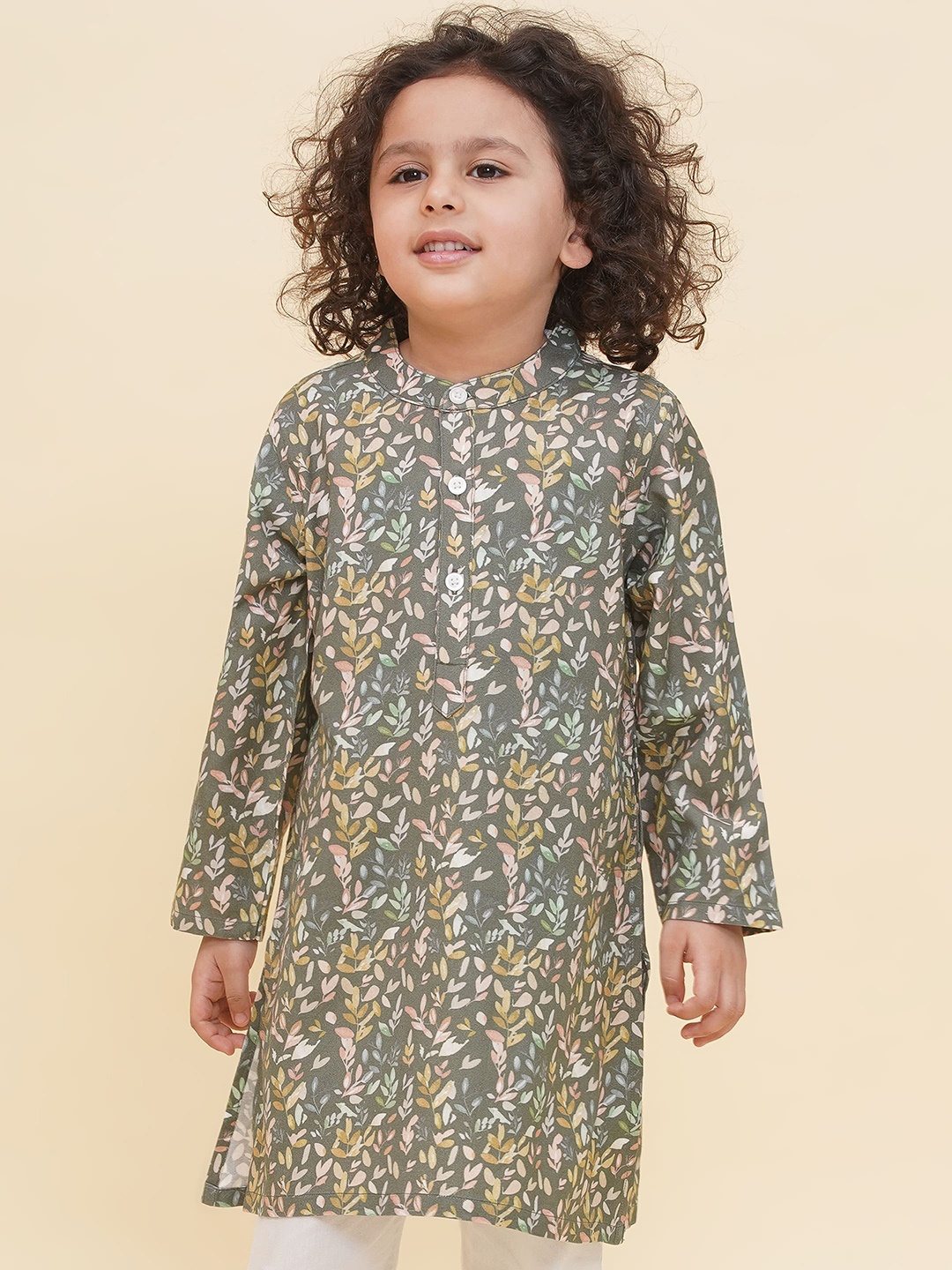 

Sethukrishna Boys Floral Printed Mandarin Collar Straight Kurta, Green