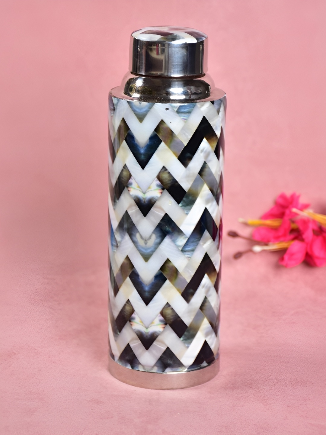 

THE HOME CO. White & Brown Stainless Steel Zig Zag Printed Large Water Bottle - 1000ml