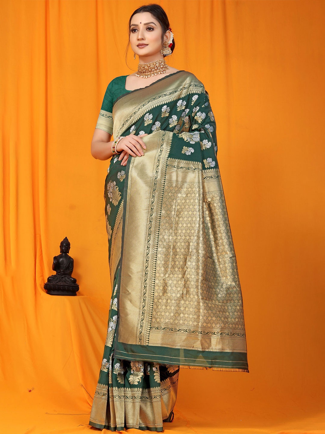 

amirat Woven Design Zari Pure Silk Banarasi Saree, Green