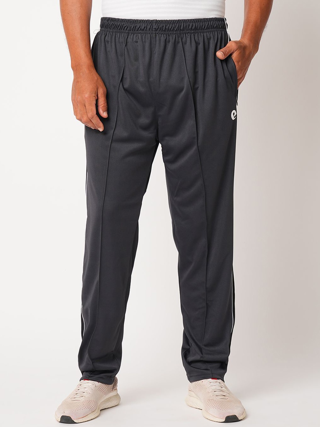 

ESTRO Men Striped Slim Fit Mid Rise Track Pants, Grey