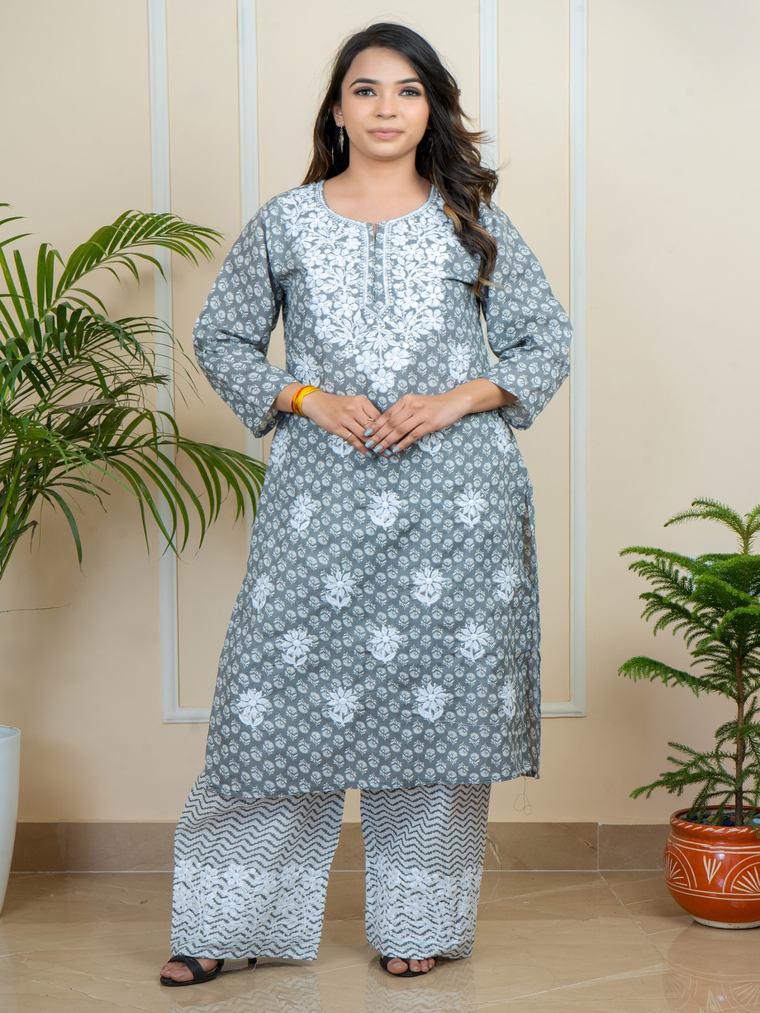 

ADR CHIKAN Floral Embroidered Thread Work Pure Cotton Kurta With Palazzos, Grey