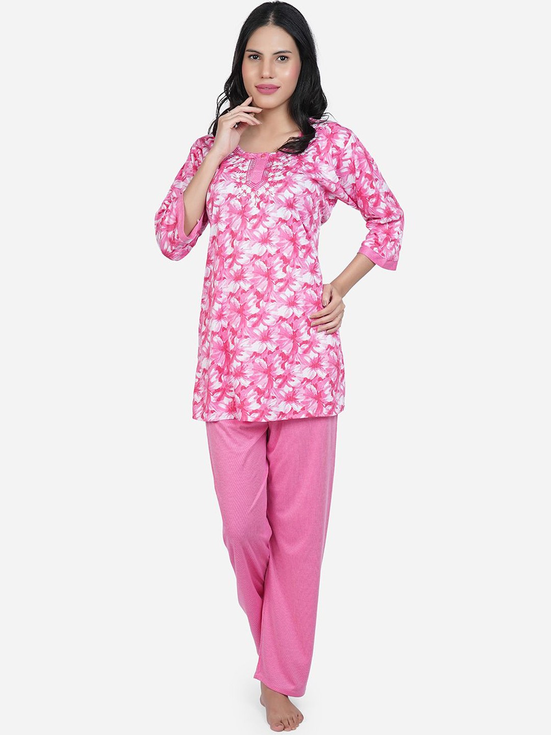 

SHYAM SONS FLAIR Women Floral Printed Night suit, Pink