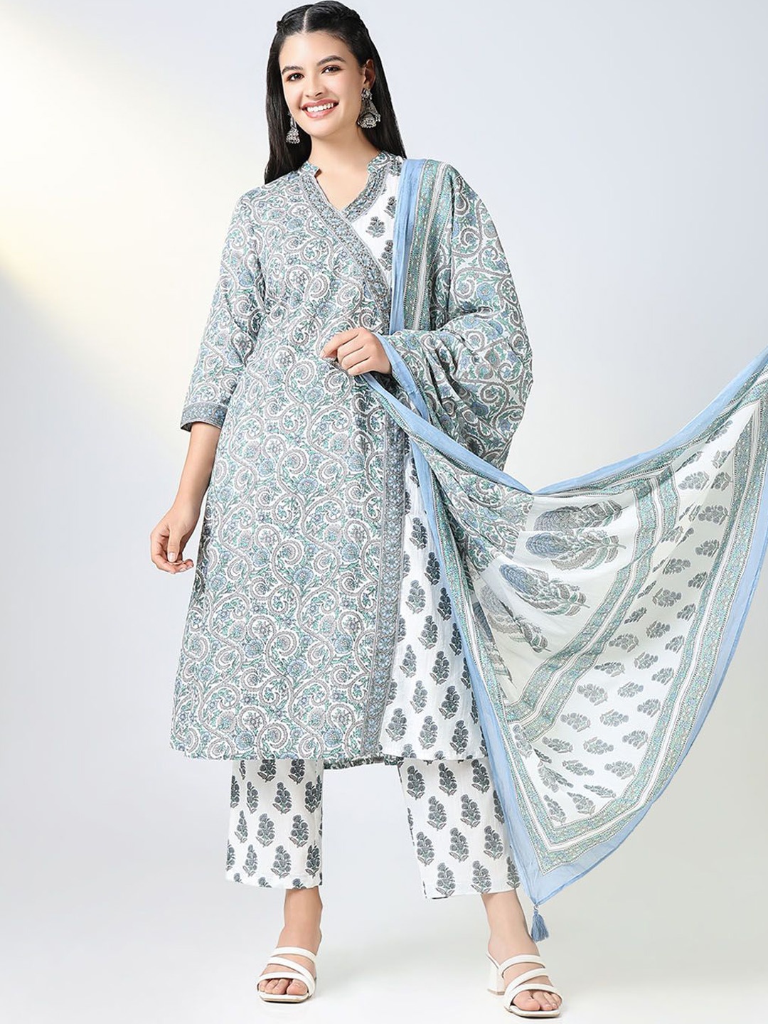 

SHOWOFF Floral Printed Mandarin Collar A-Line Kurta With Trouser And Dupatta, Blue