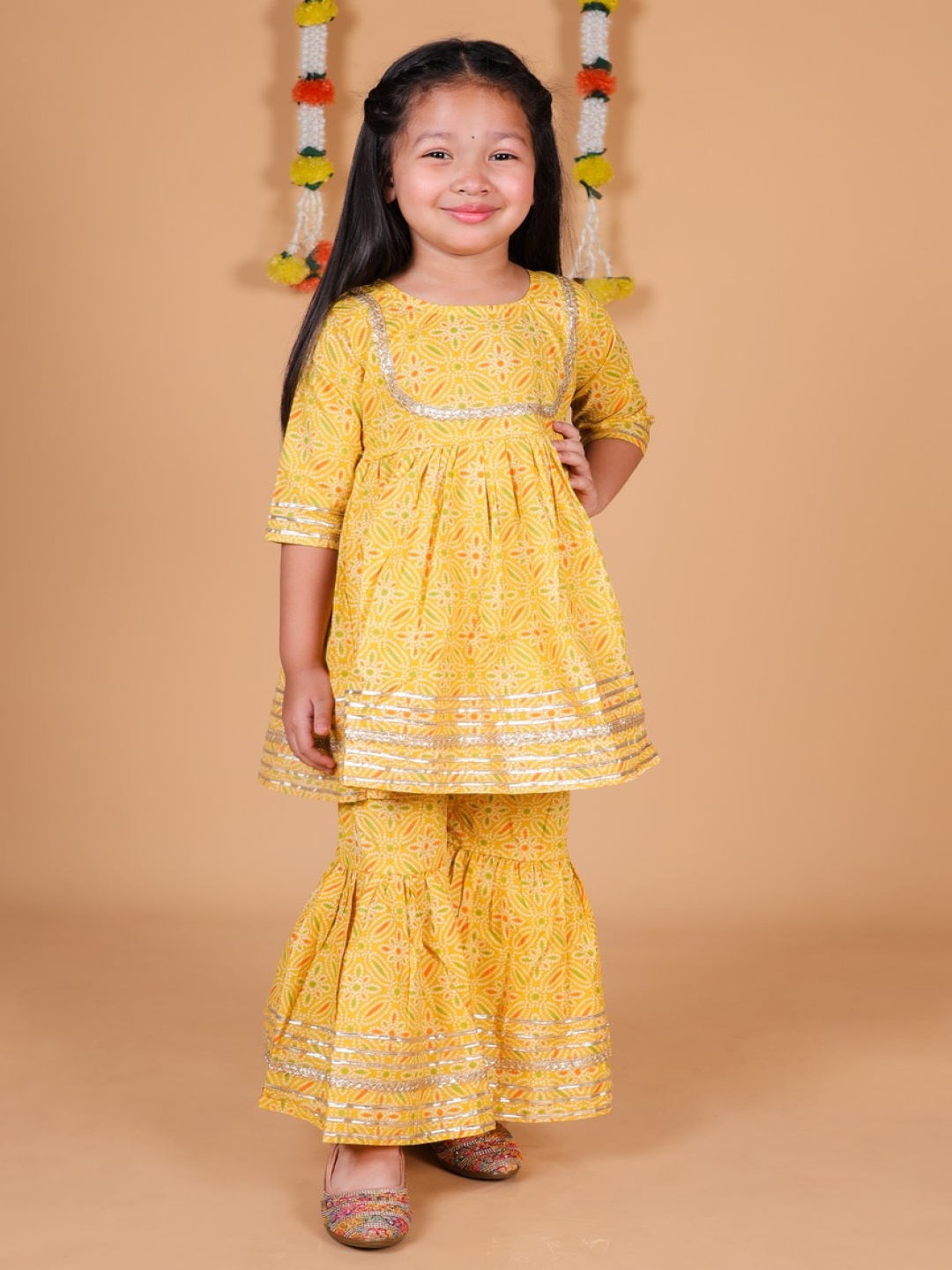 

AATYA KIIDS Girls Floral Printed Round Neck Gotta Patti Pure Cotton Kurta with Sharara, Yellow