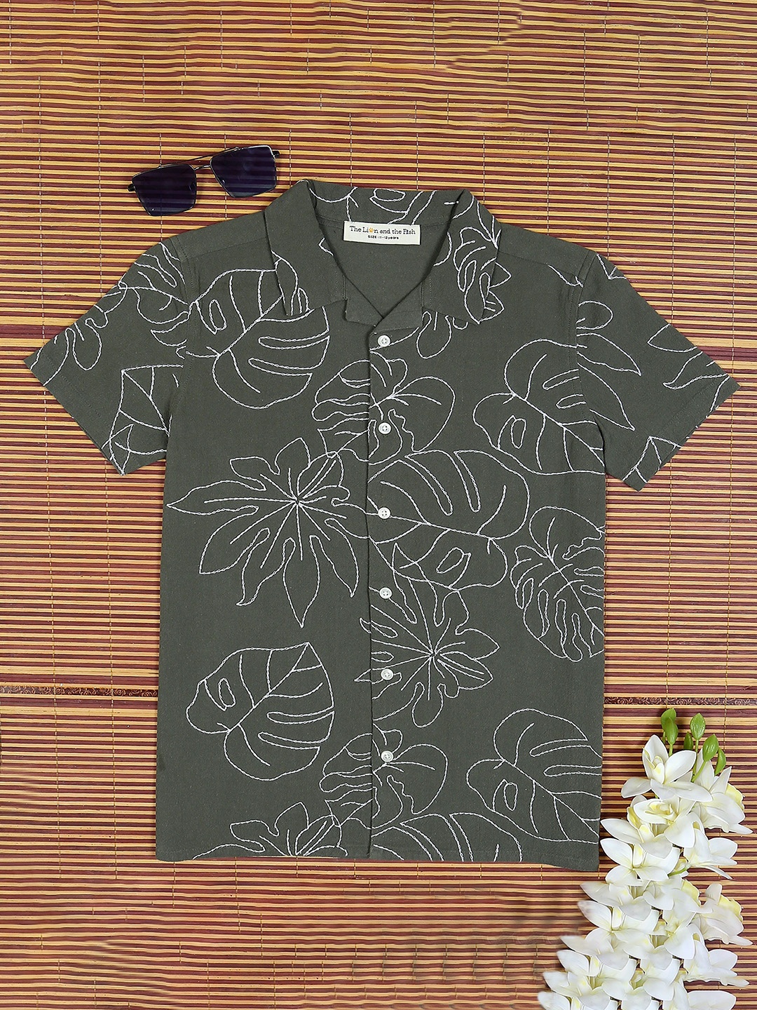 

The Lion and The Fish Boys Leaf Embroidered Cuban Collar Relaxed Fit Shirt, Olive