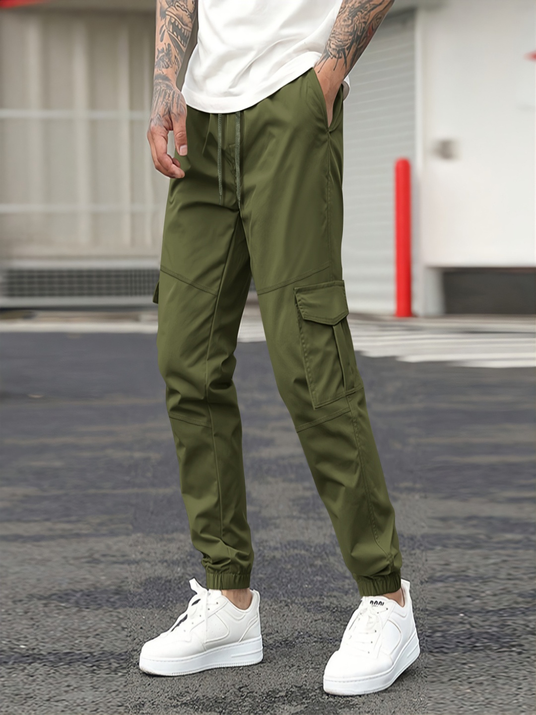 

StyleCast x Revolte Men Solid Mid-Rise Pleated Cargos Trousers, Green