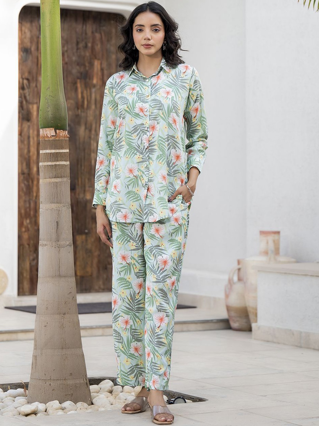 

Chandbaali Floral Printed Shirt With Trouser, Blue