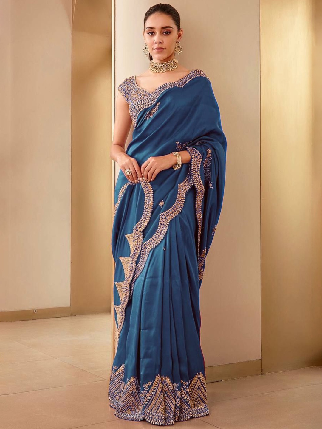 

Moda Rapido Floral Sequinned Silk Blend Heavy Work Saree With Blouse Piece, Navy blue