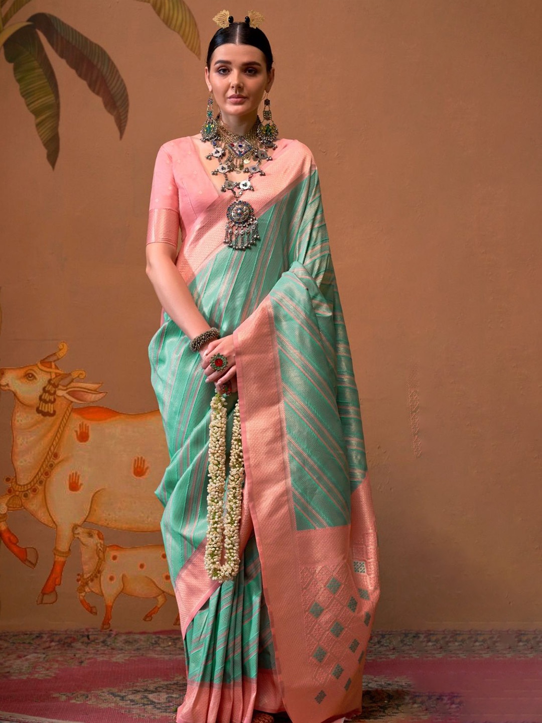 

BLENDIFY Woven Design Zari Banarasi Saree, Green