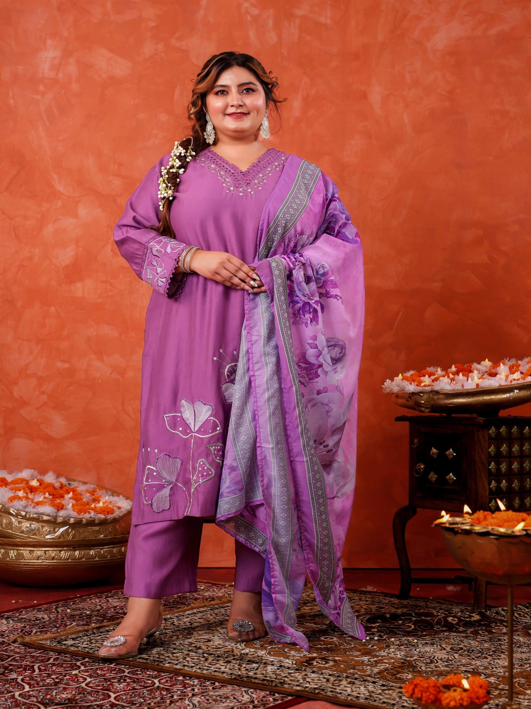 

LALI JAIPUR Plus Size Floral Embroidered Sequinned Kurta With Trousers And Dupatta, Purple