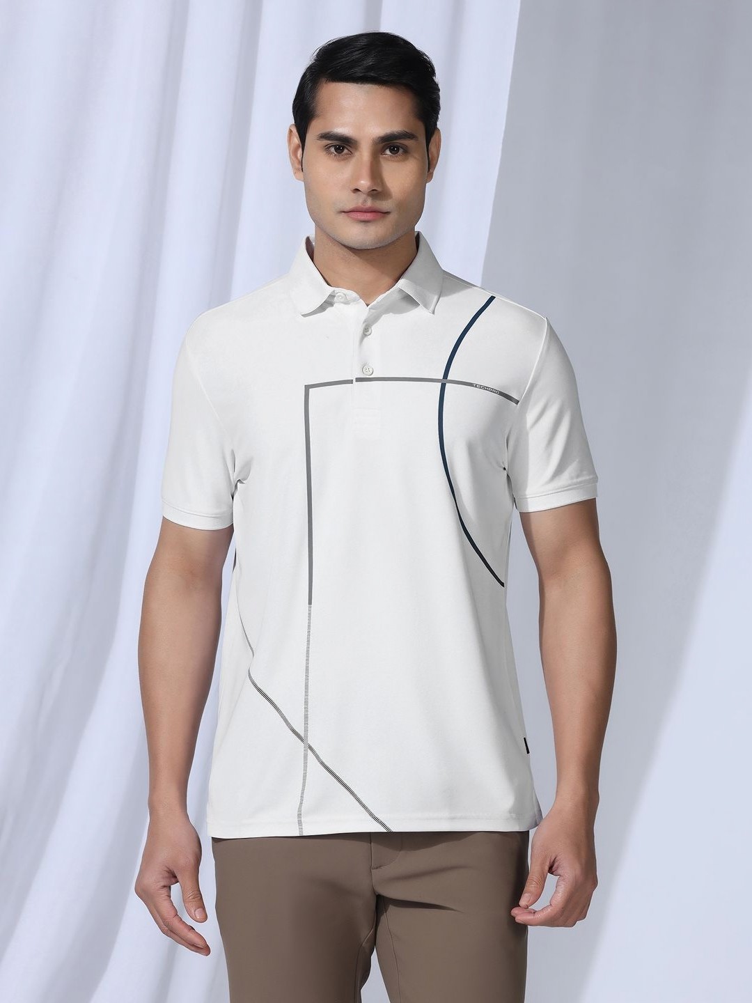 

Blackberrys Men Geometric Printed Polo Collar Slim Fit T-shirt, White