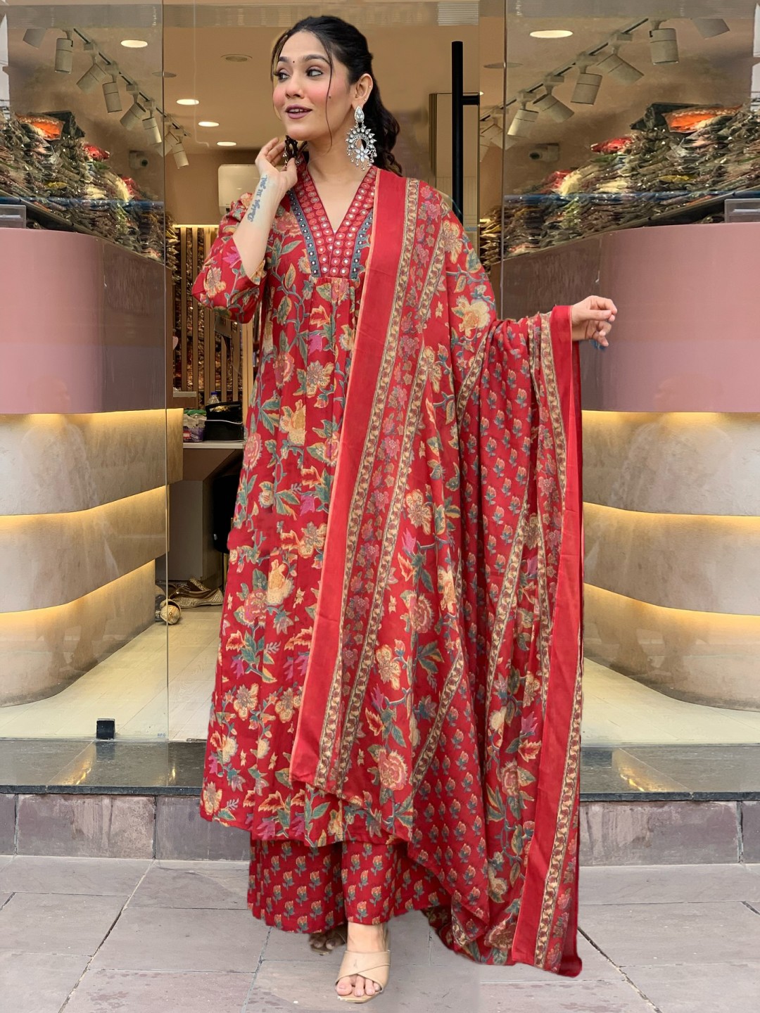 

DIVASTRI Floral Printed V-Neck Mirror Work Pleated A-Line Kurta With Palazzos & Dupatta, Red