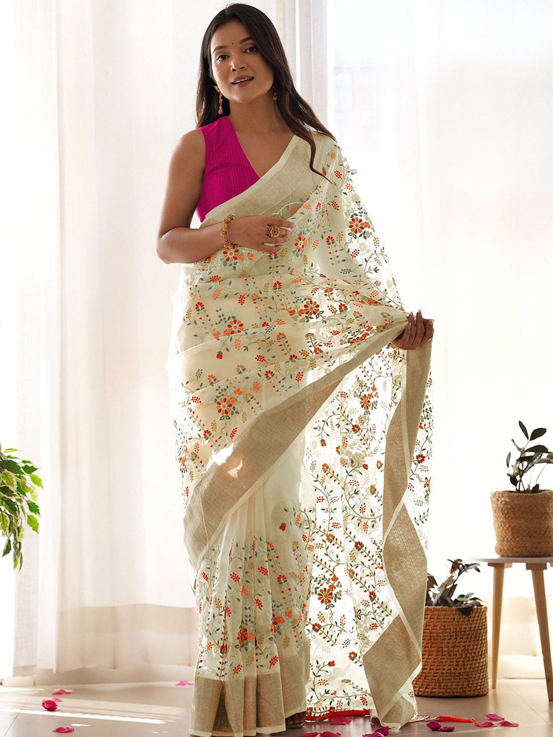 

Panzora Floral Embroidered Organza Saree, Cream