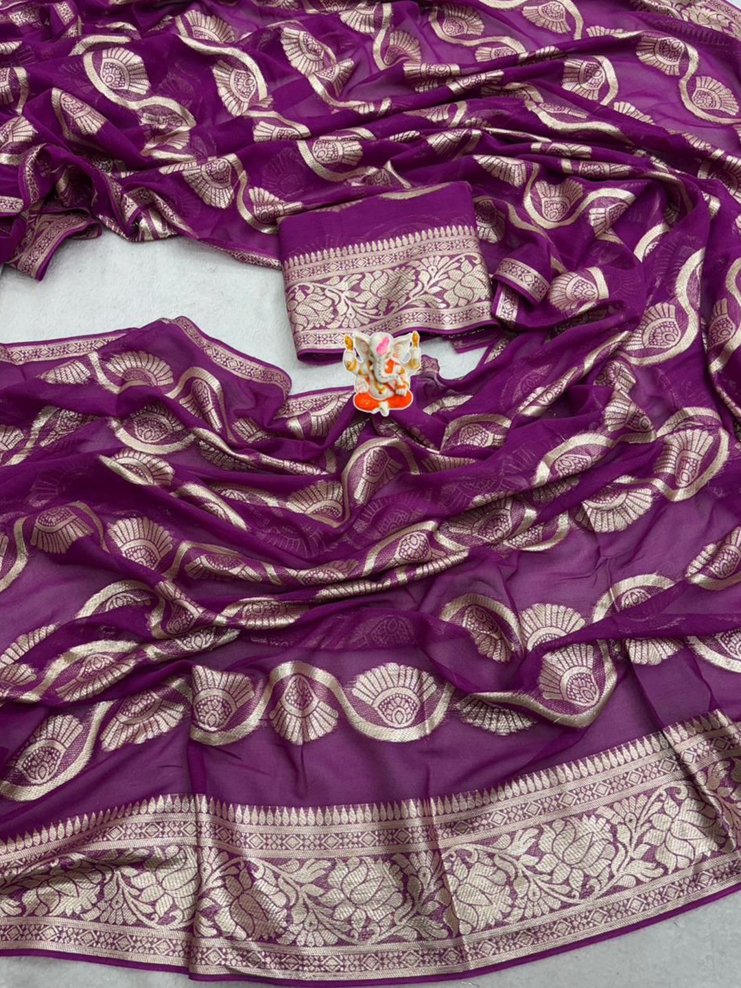 

PAYAL CREATION Woven Design Zari Pure Georgette Maheshwari Saree, Purple