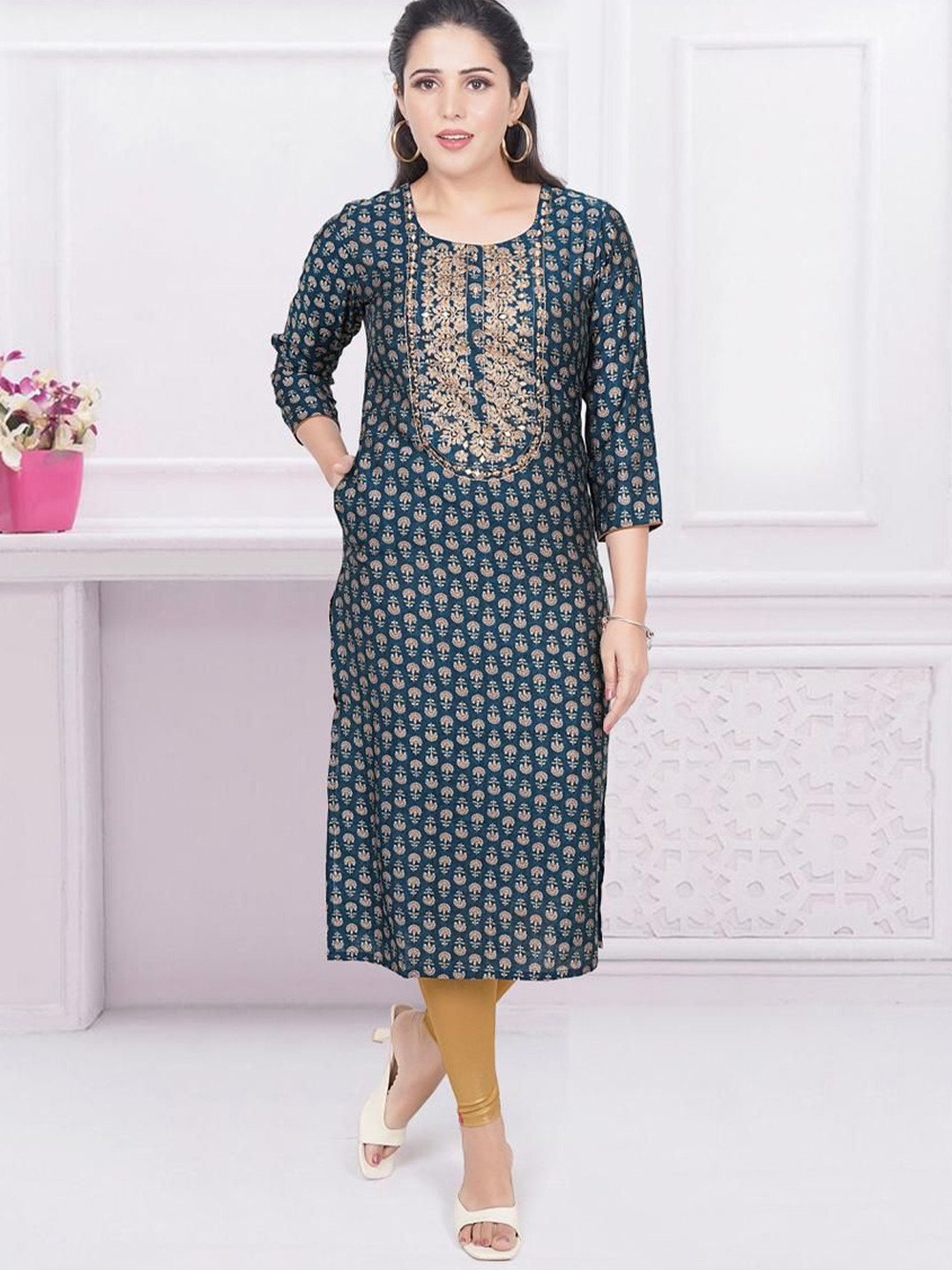 

KRITHA Floral Printed Pure Silk Straight Kurta, Teal