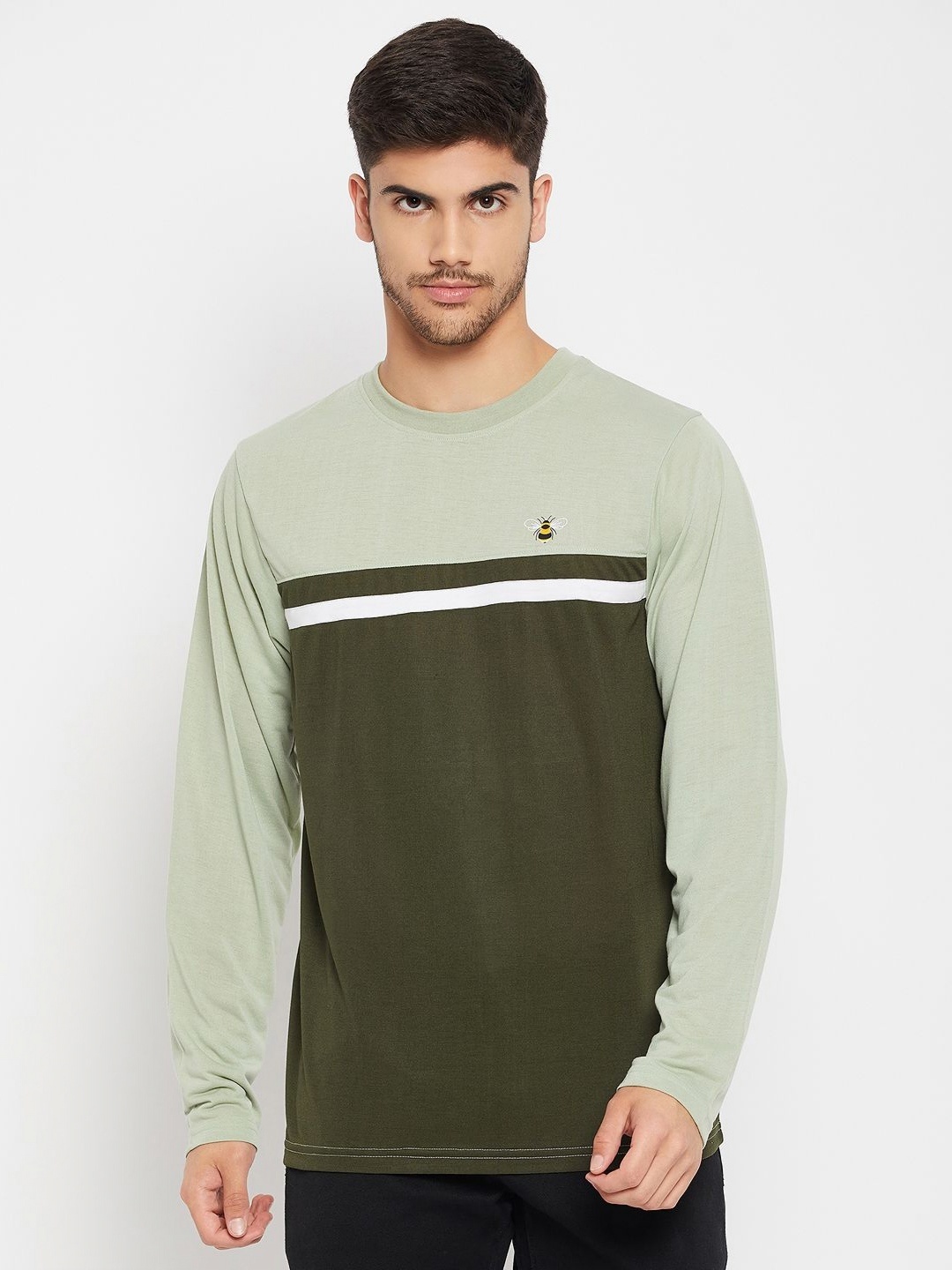 

AUXAMIS Men Colourblocked Pockets T-shirt, Sea green