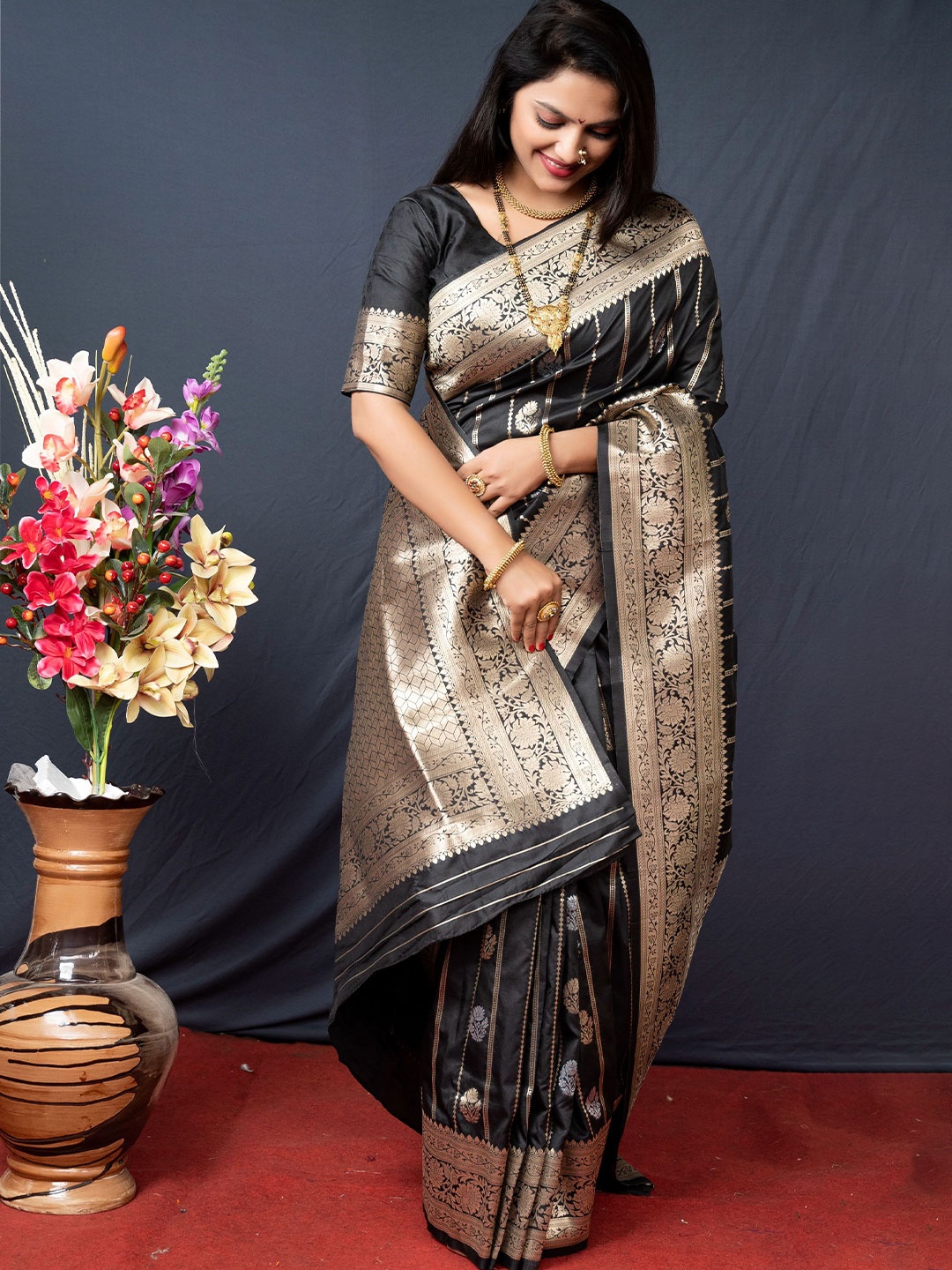 

Kandora Ethnic Motifs Zari Pure Silk Banarasi Saree, Black