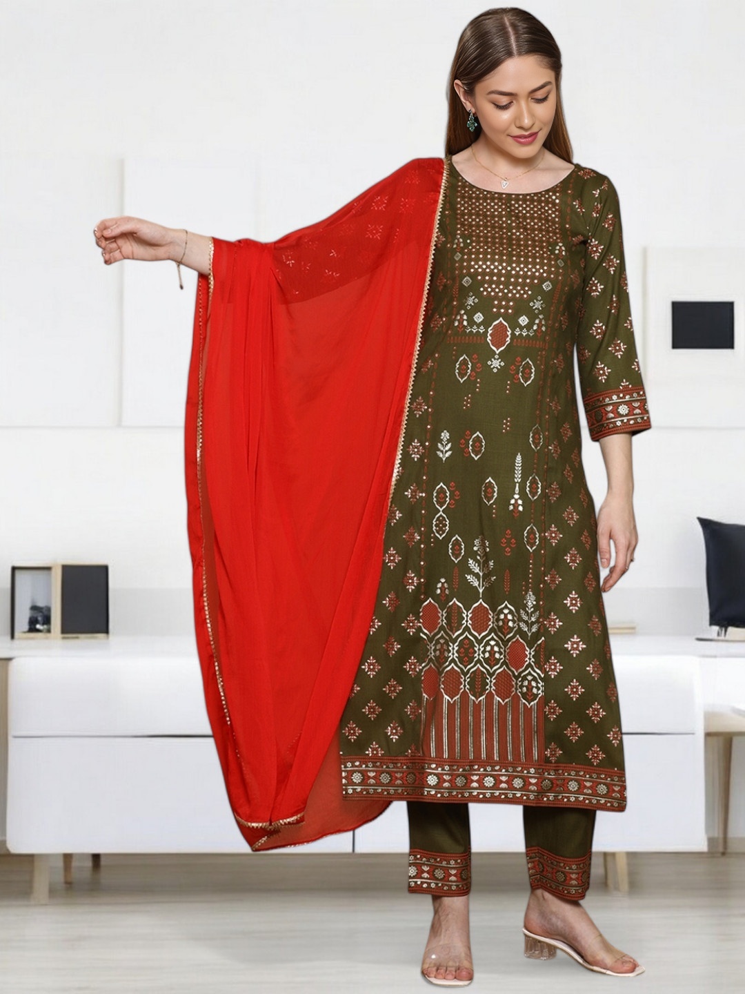 

Jeff co-op Ethnic Motifs Printed Round Neck Kurta With Trousers & Dupatta, Green