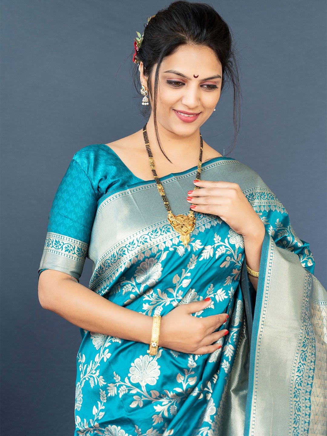 

Kandora Floral Woven Design Zari Pure Silk Banarasi Saree, Sea green