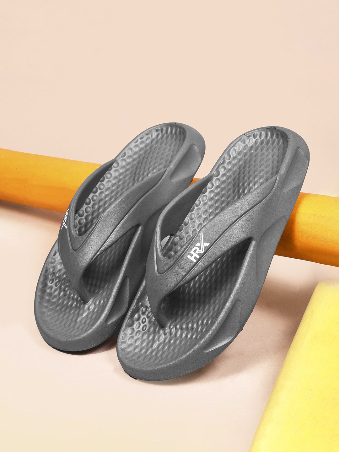 

HRX by Hrithik Roshan Men Rubber Thong Flip-Flops, Grey