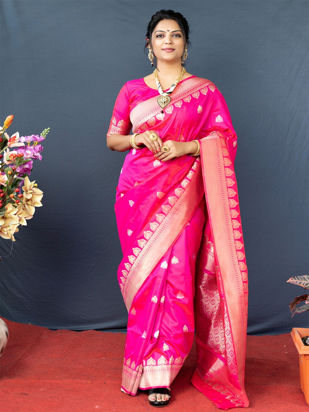 

Kandora Ethnic Motifs Zari Pure Silk Banarasi Saree, Pink