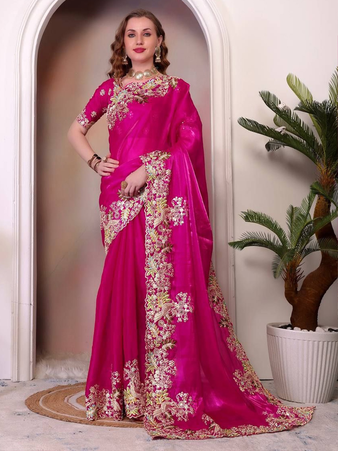 

AWRIYA Floral Embroidered Organza Saree, Magenta