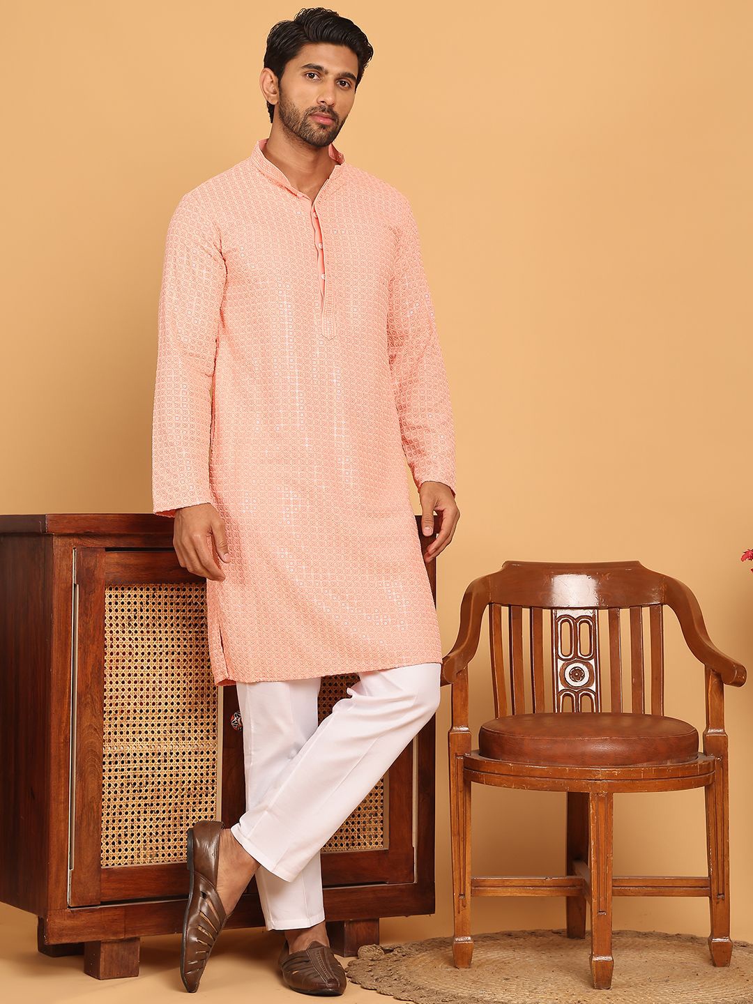 

Jompers Men Embroidered Regular Sequinned Kurta with Pyjamas, Peach