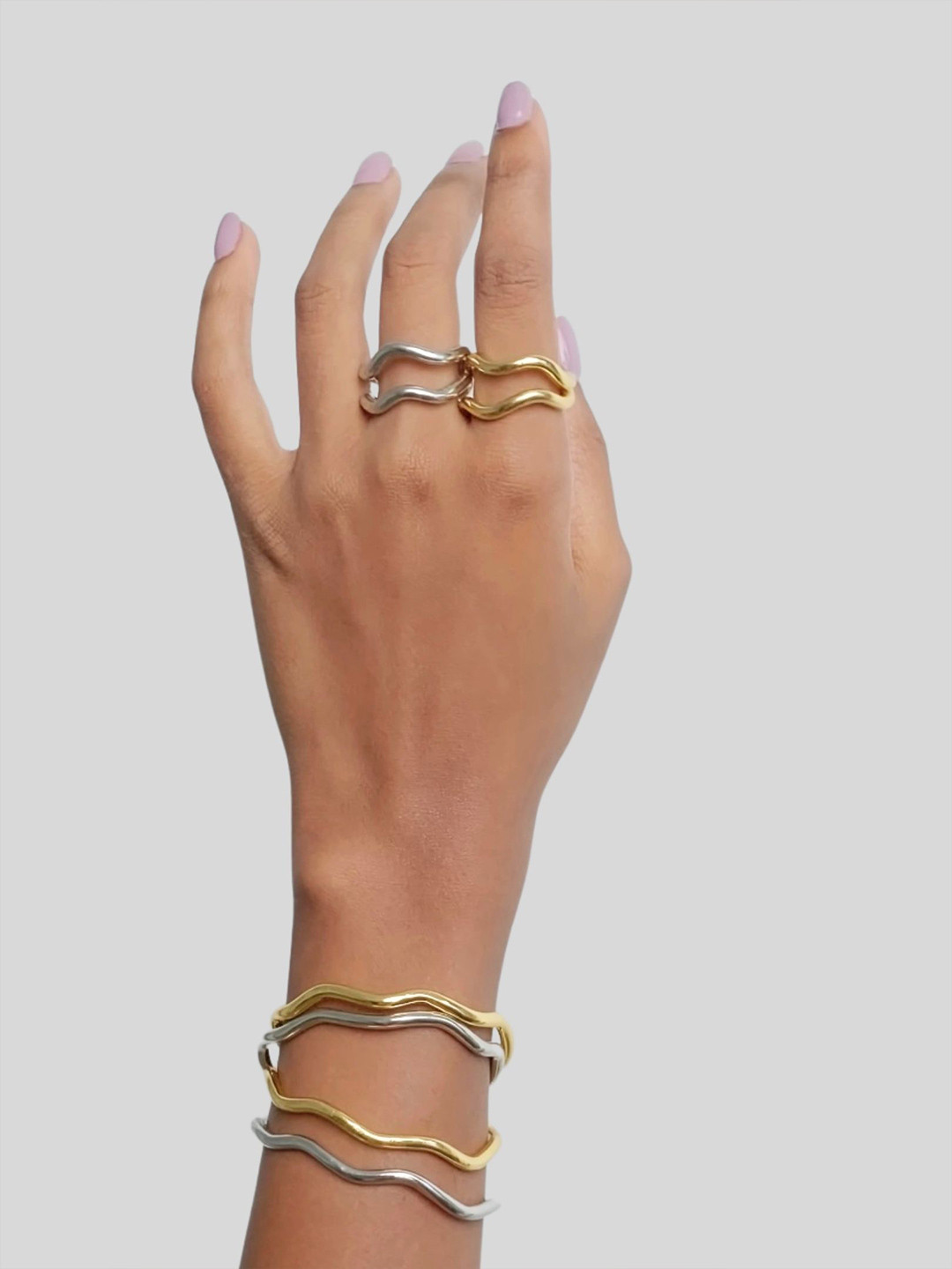 

House of Pehr 1 Pc Gold Plated Contemporary Kada Style Ripple Bangle