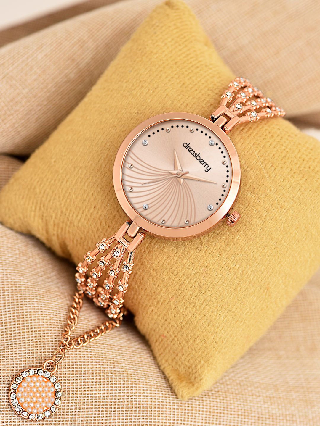 

DressBerry Women Watch With Charm Gift Set, Rose gold