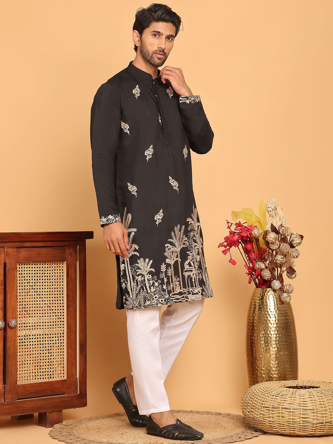 

Jompers Men Animal Embroidered Regular Thread Work Kurta with Pyjamas, Black