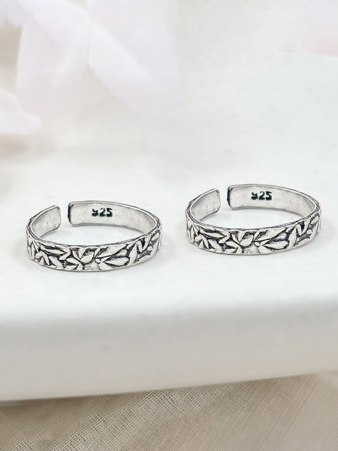 

Unniyarcha 92.5 Sterling Silver Minimalist Band Toe Rings