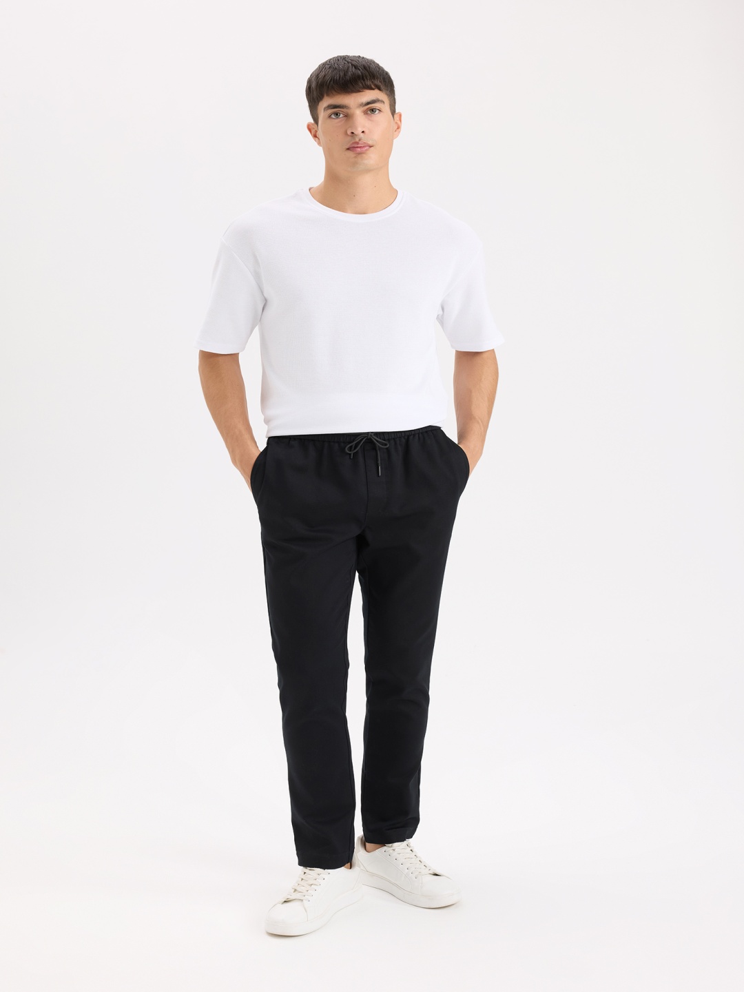 

DeFacto Men Trousers, Na