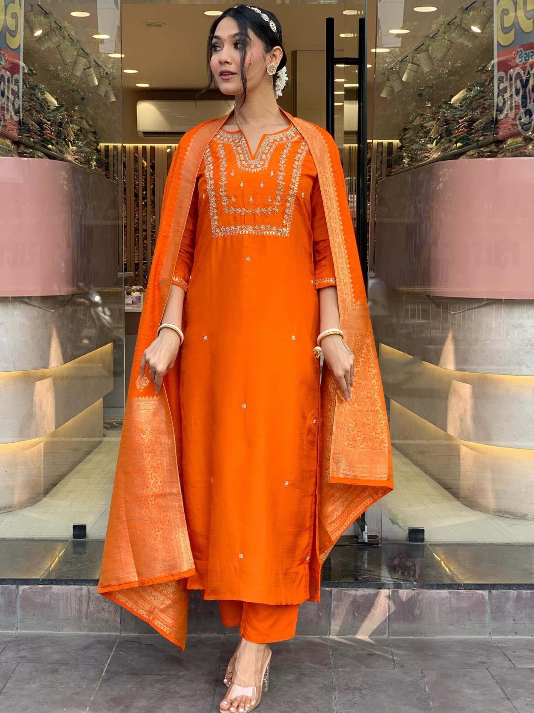 

DIVASTRI Floral Embroidered Notch Neck Thread Work Kurta With Trousers And Dupatta, Orange