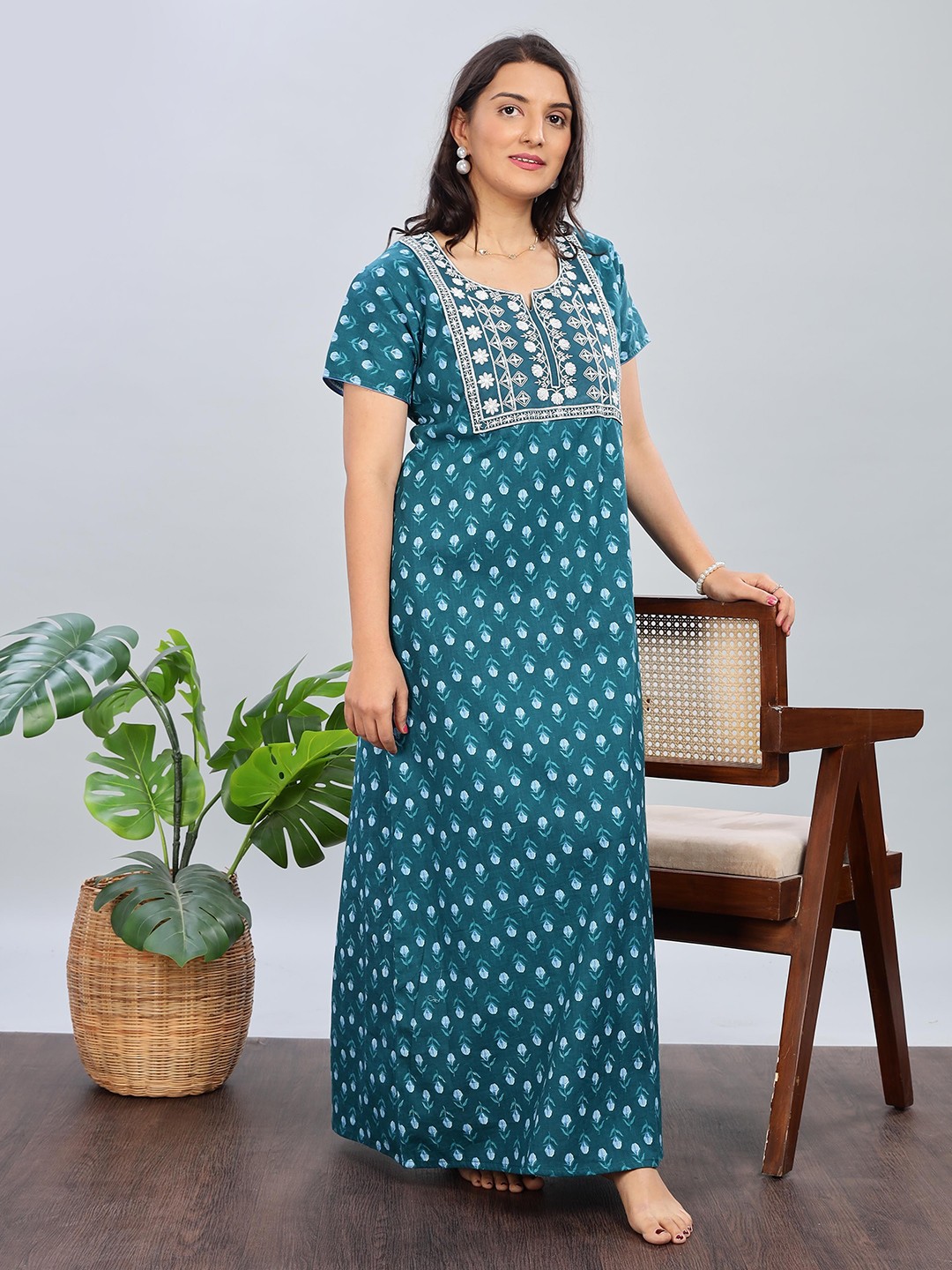 

9shines Label Women Printed Pure Cotton Maxi Nightdress, Green