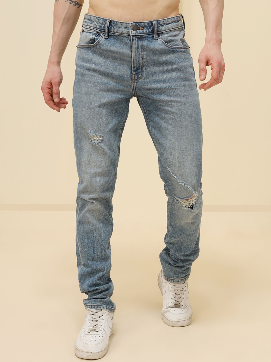 

XABIRI Men Skinny Fit Low Distress Light Fade Jeans, Blue