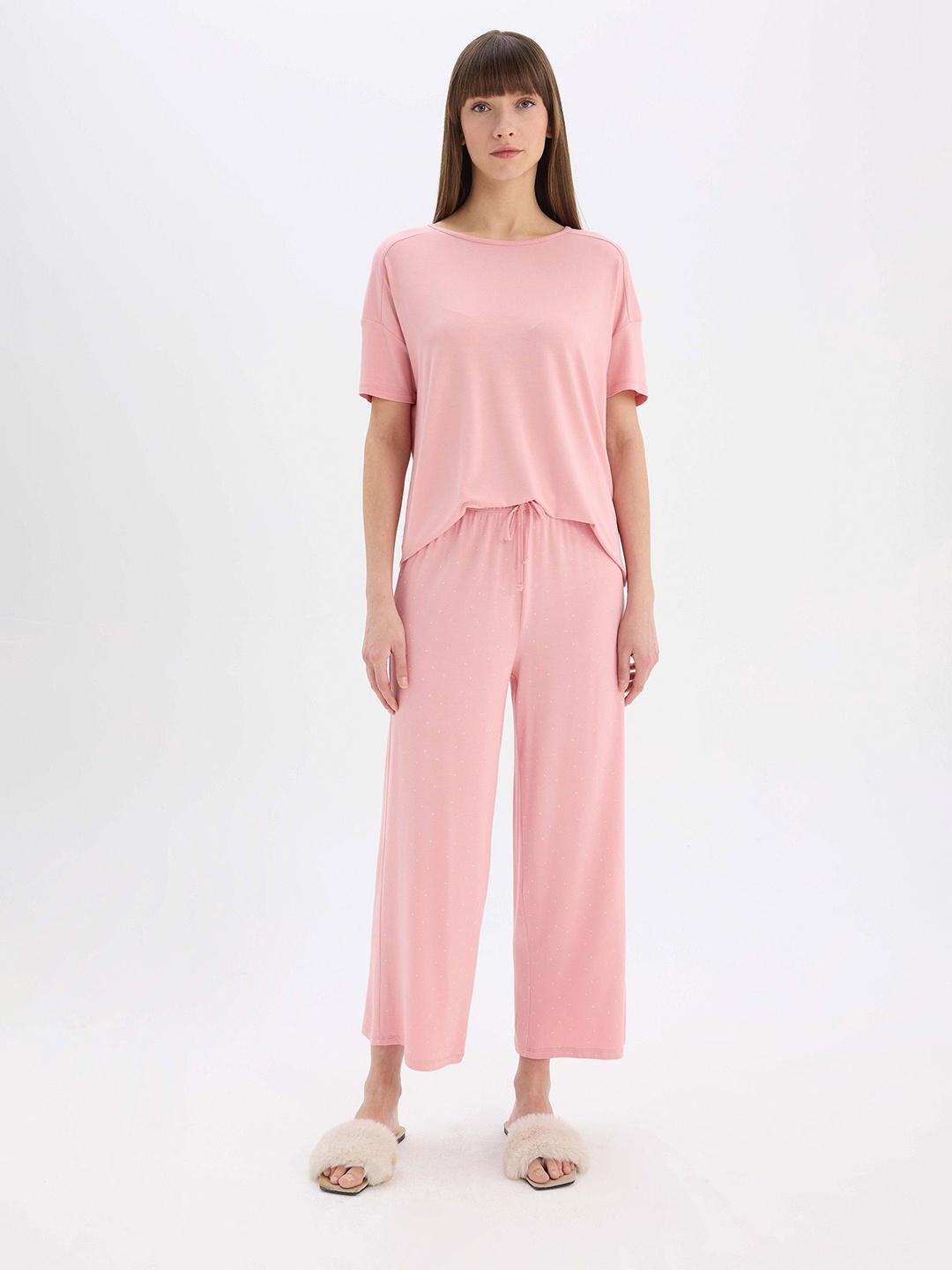 

DeFacto Round Neck Pure Cotton T-Shirt With Pyjama, Pink