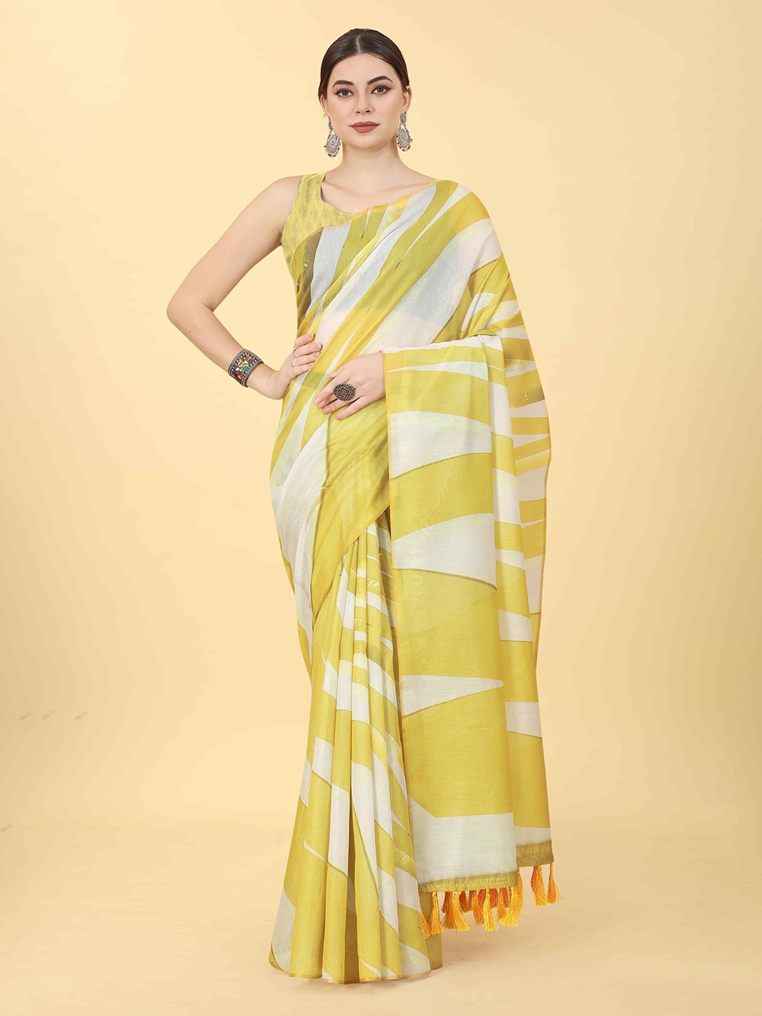 

DIVASTRI Floral Digital Printed Chanderi Cotton Saree with Tassels, Yellow