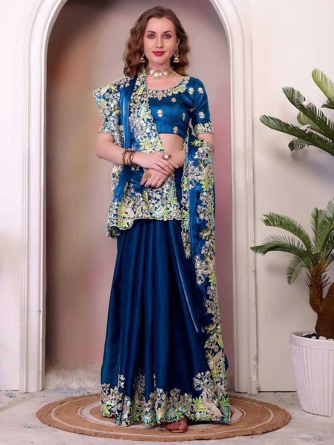 

AWRIYA Embroidered Organza Saree, Teal