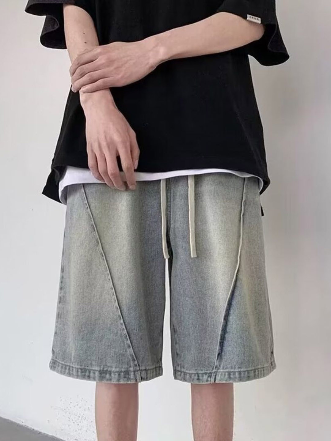

HERE&NOW Men Loose Fit Mid-Rise Denim Shorts, Blue
