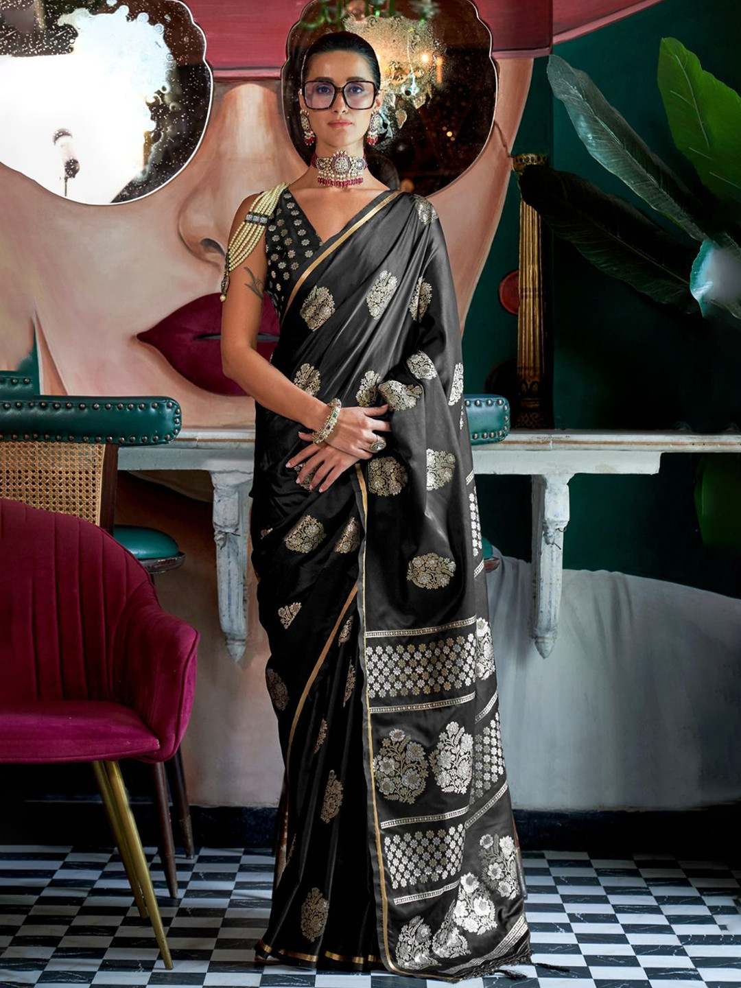 

BLENDIFY Woven Design Zari Satin Banarasi Saree, Black